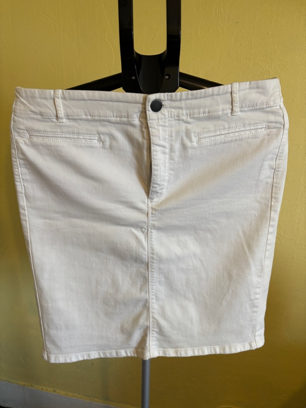 J. Jill White Stretch Denim Blend Mini Skirt with pockets